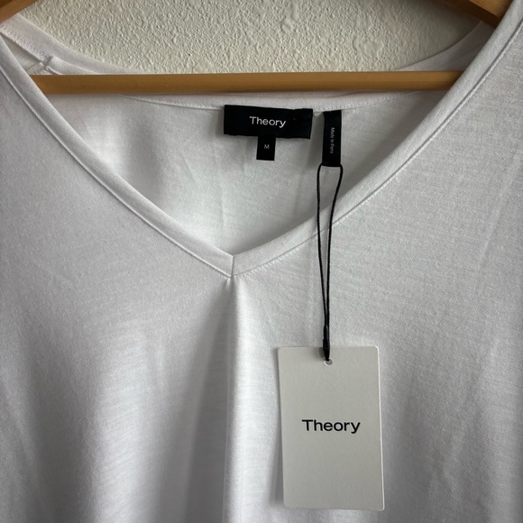 NWT Theory Dayne Atmos Light White Classic V-Neck Short Sleeve Tee Shirt Size M - Picture 4 of 8